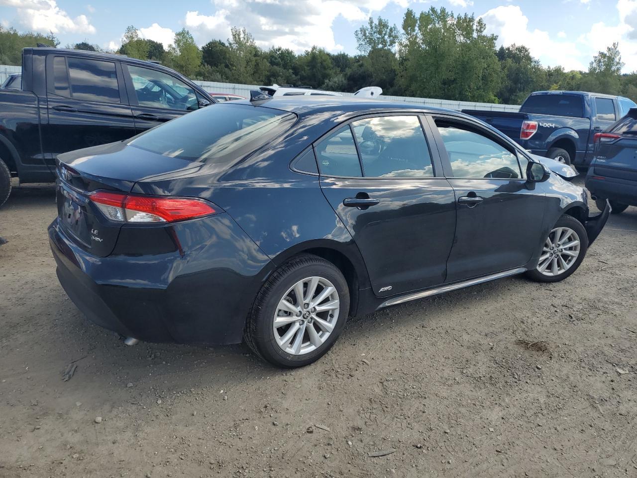 2025 Toyota Corolla Le - Фото 3