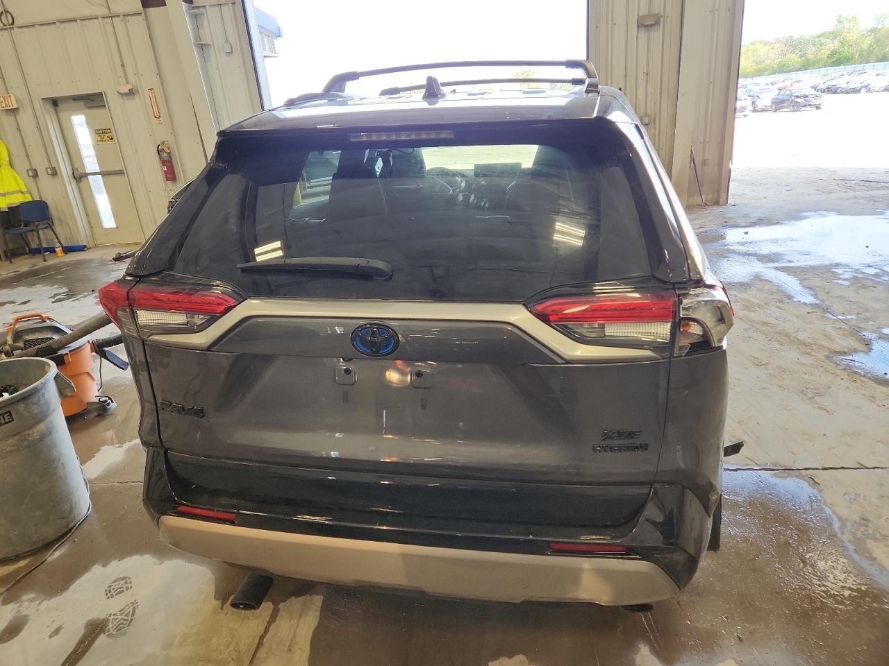 2024 Toyota Rav4 Xse - Image 6