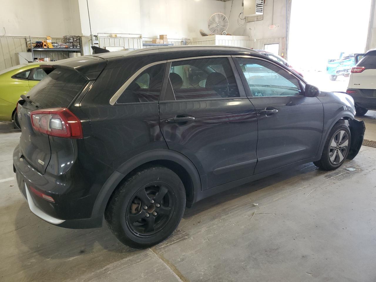 2017 Kia Niro Fe - Фото 3