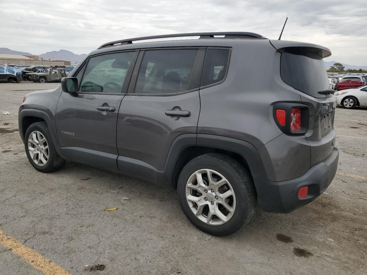 2018 Jeep Renegade Latitude - Image 2