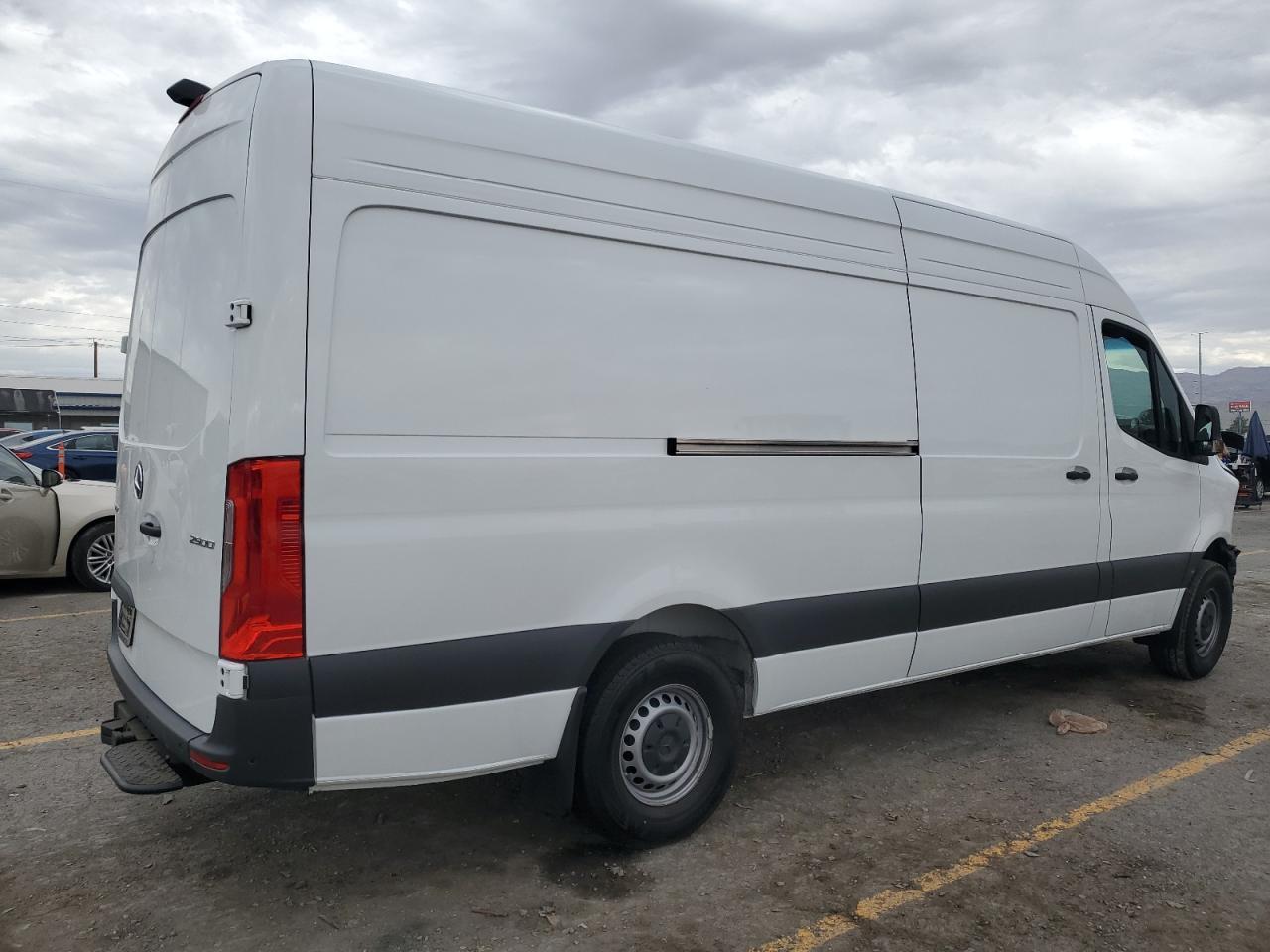 2024 Mercedes-Benz Sprinter 2500 - Фото 3