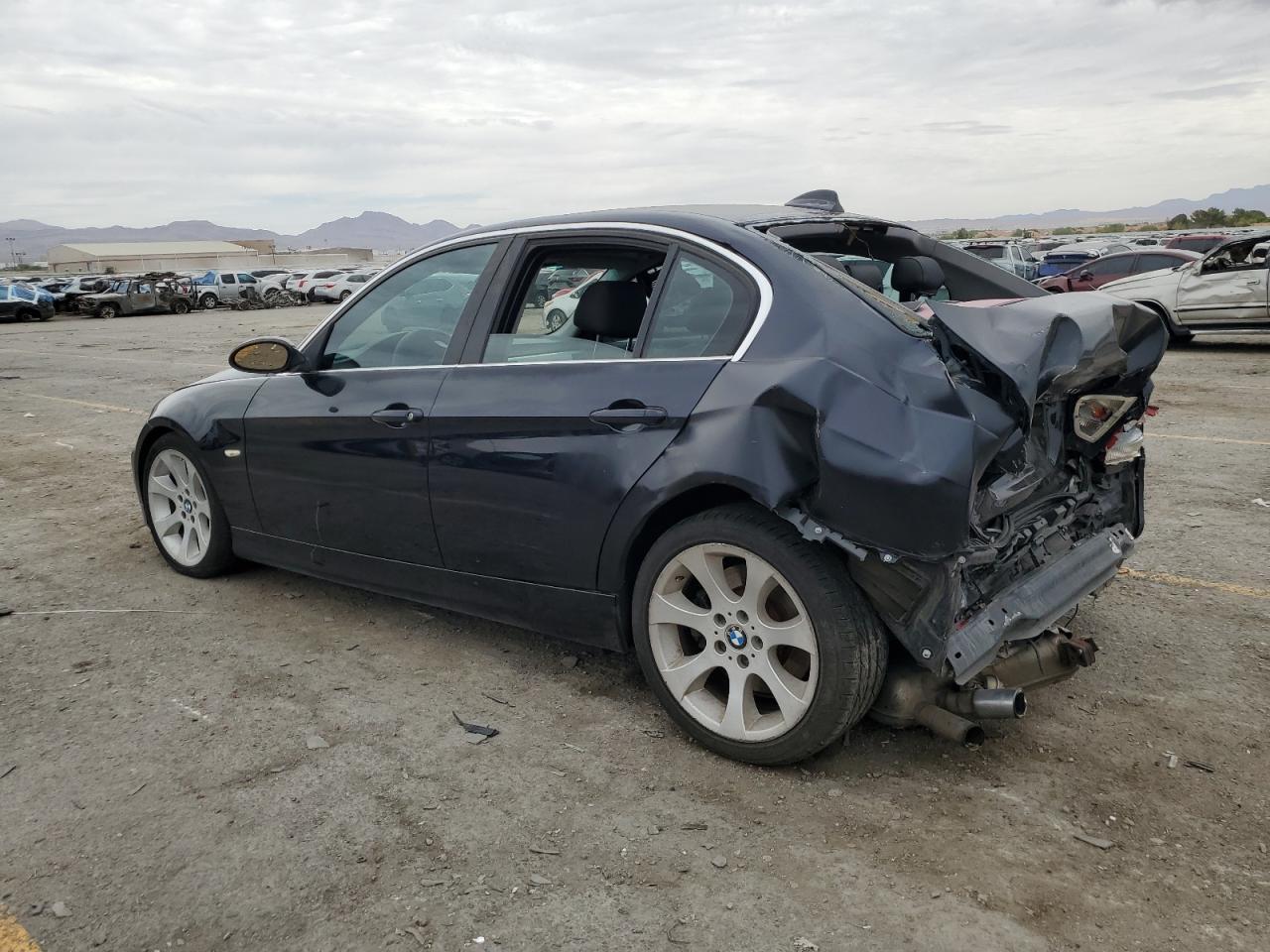 2006 BMW 330 I - Image 2