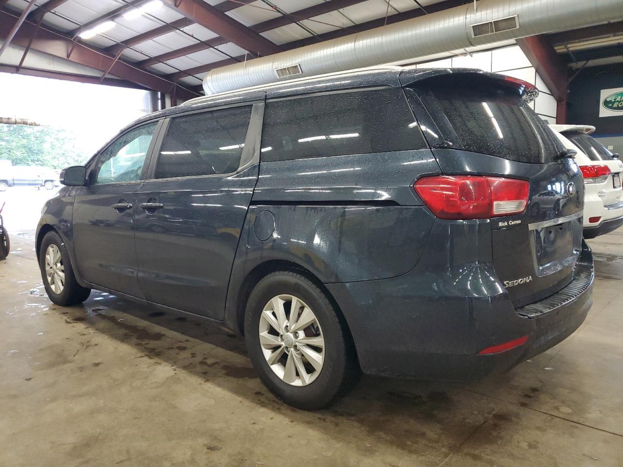 2016 Kia Sedona Lx - Image 2