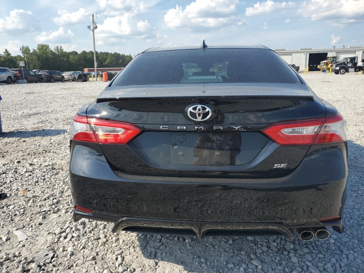 2020 Toyota Camry Se - Image 6