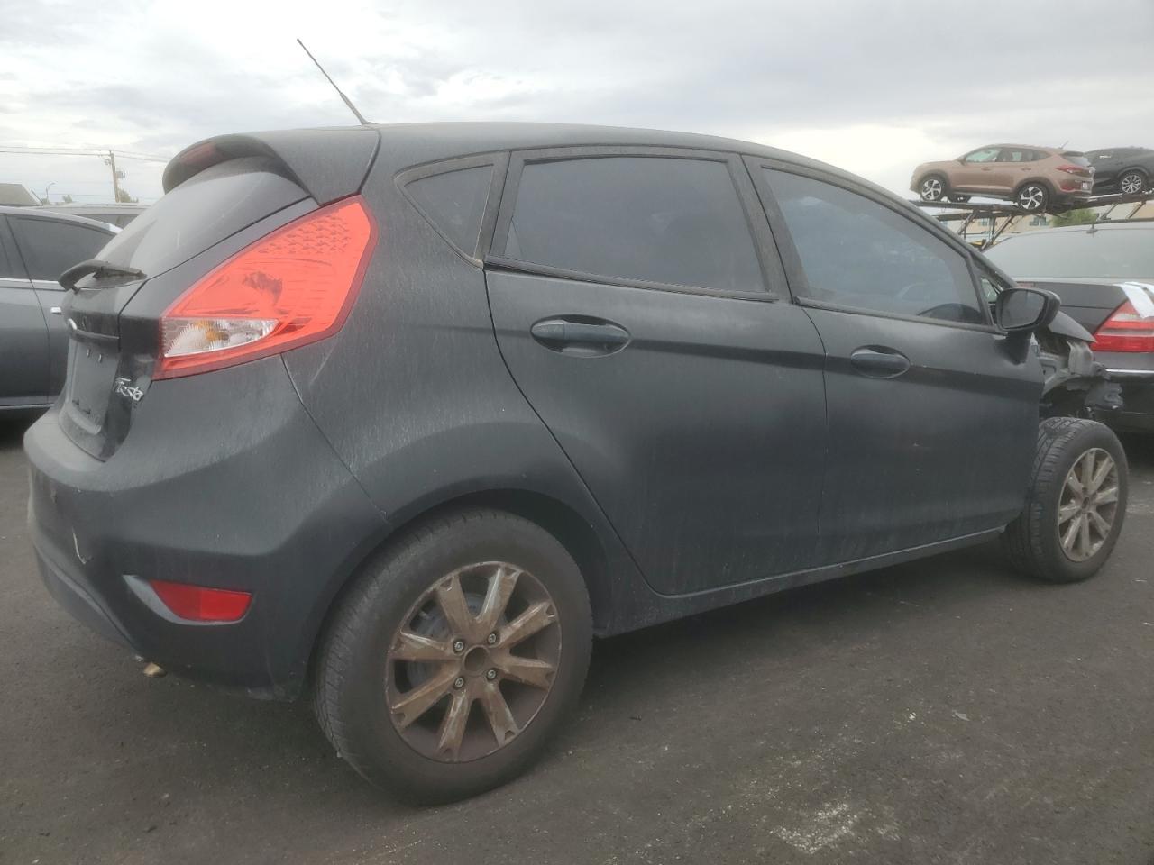 2011 Ford Fiesta Se - Фото 3