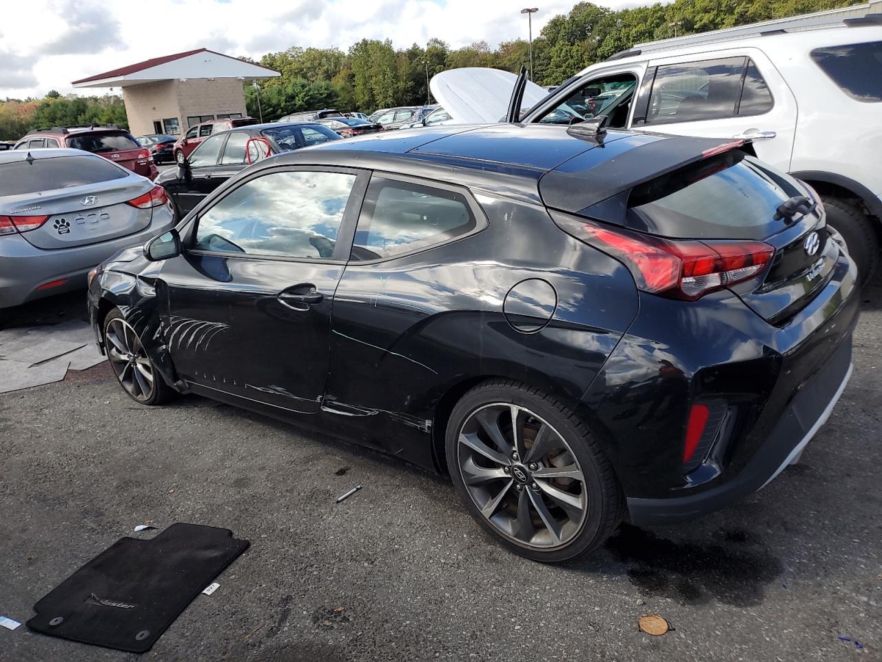 2019 Hyundai Veloster Base - Фото 2