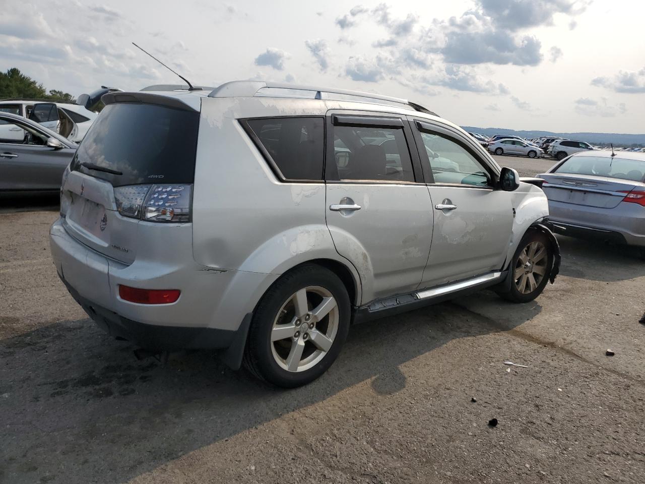 2008 Mitsubishi Outlander Se - Image 3