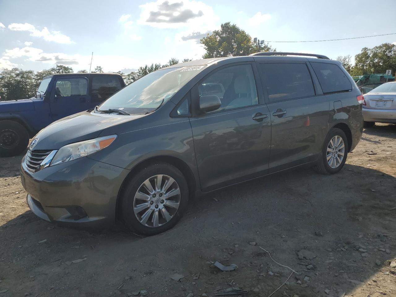 2013 Toyota Sienna Le