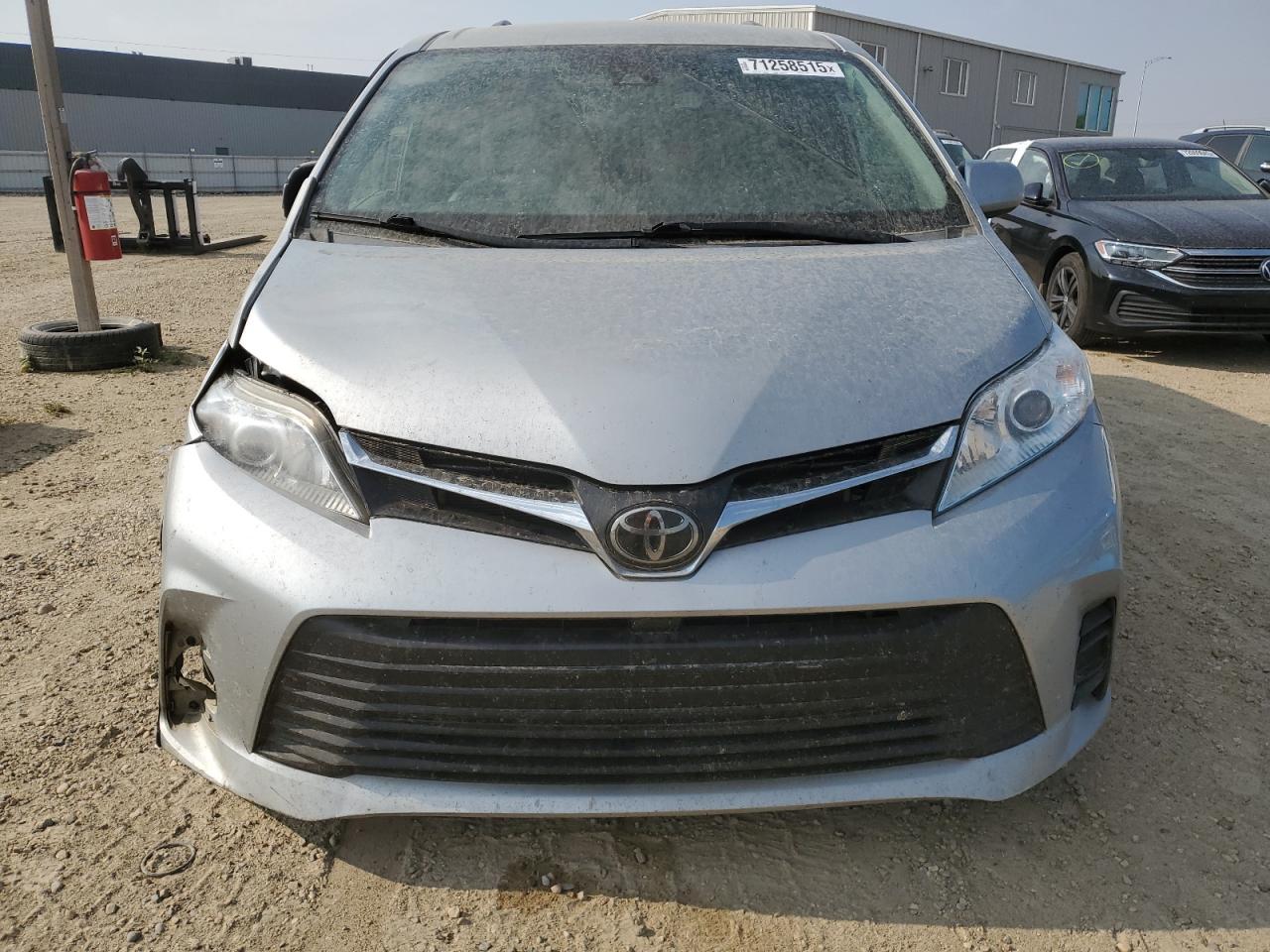 2020 Toyota Sienna Le - Фото 5