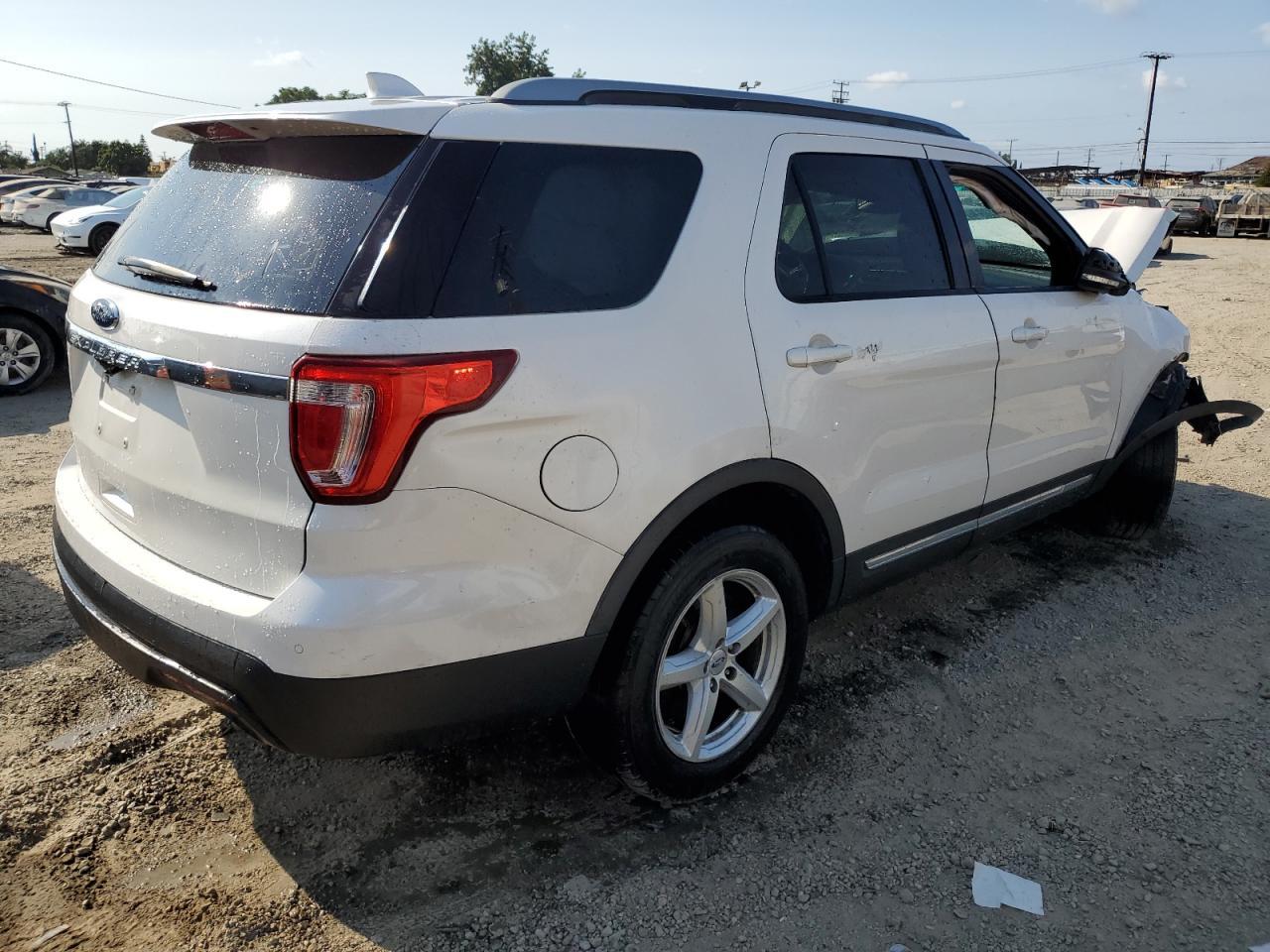 2016 Ford Explorer Xlt - Фото 3