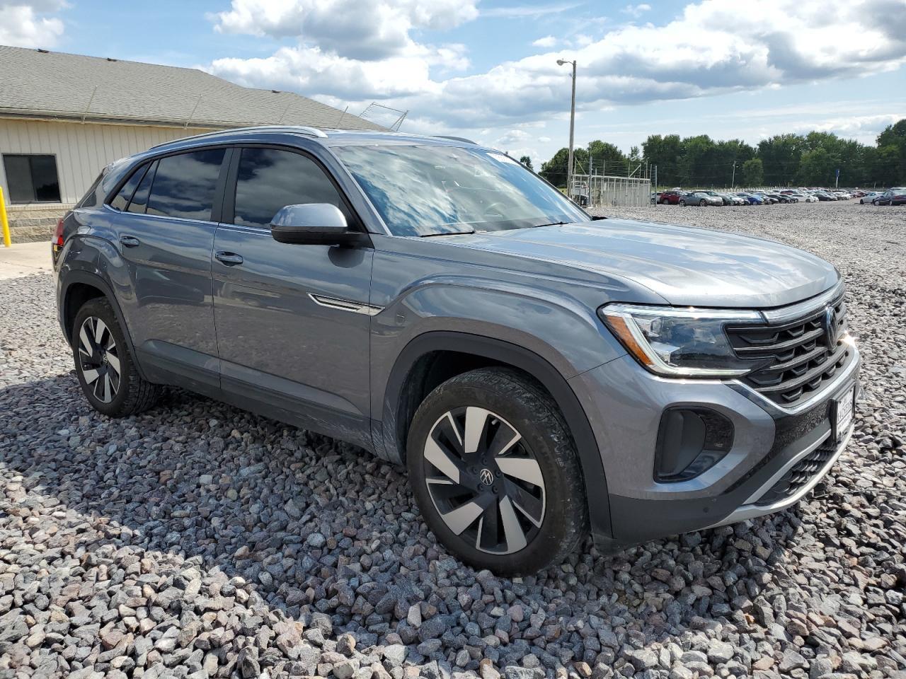 2024 Volkswagen Atlas Cross Sport Se - Image 4