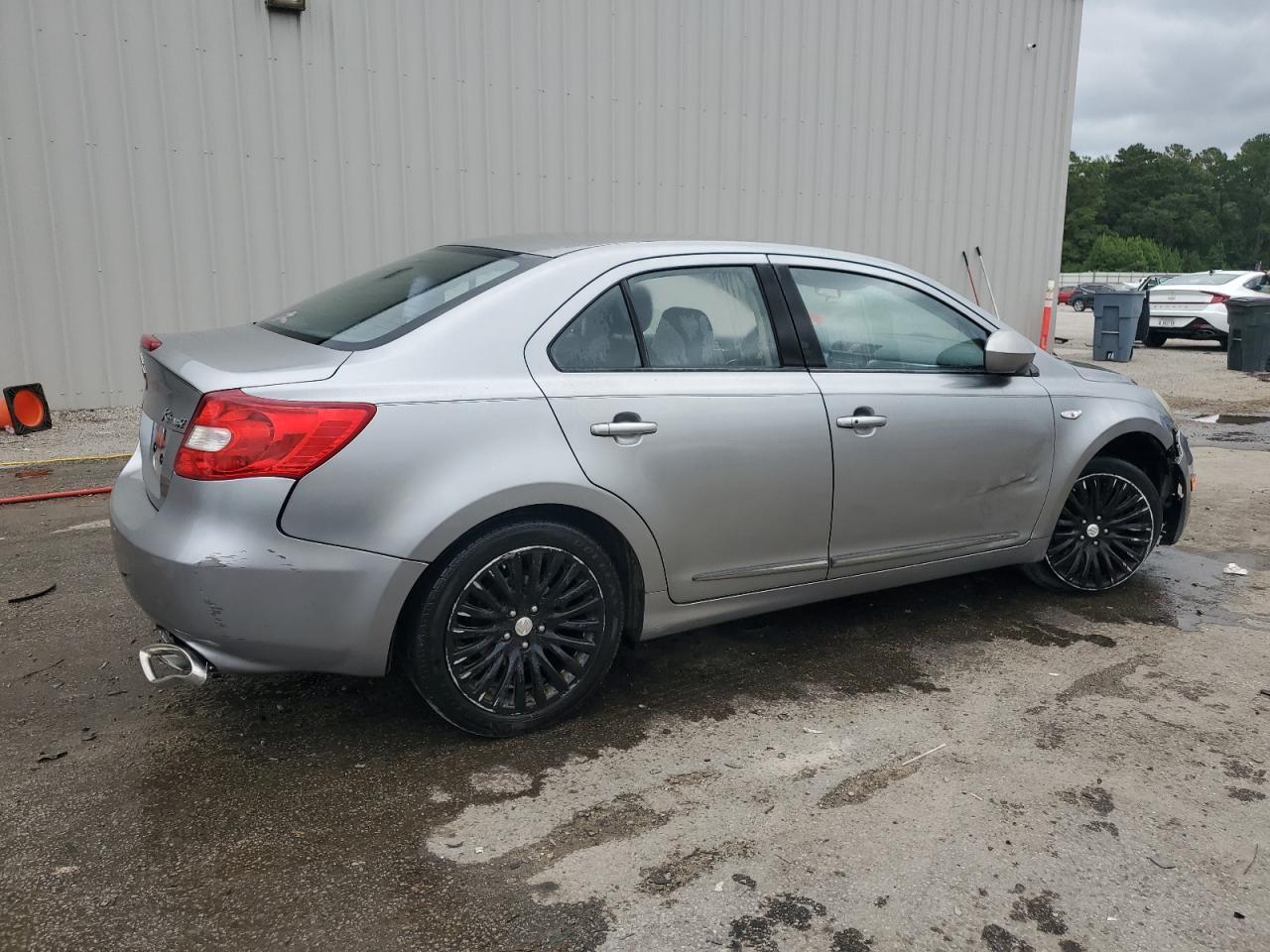 2012 Suzuki Kizashi Se - Image 3