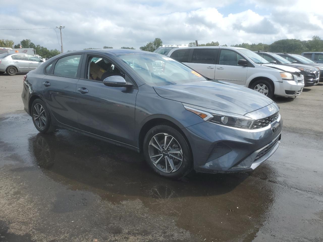 2022 Kia Forte Fe - Фото 4