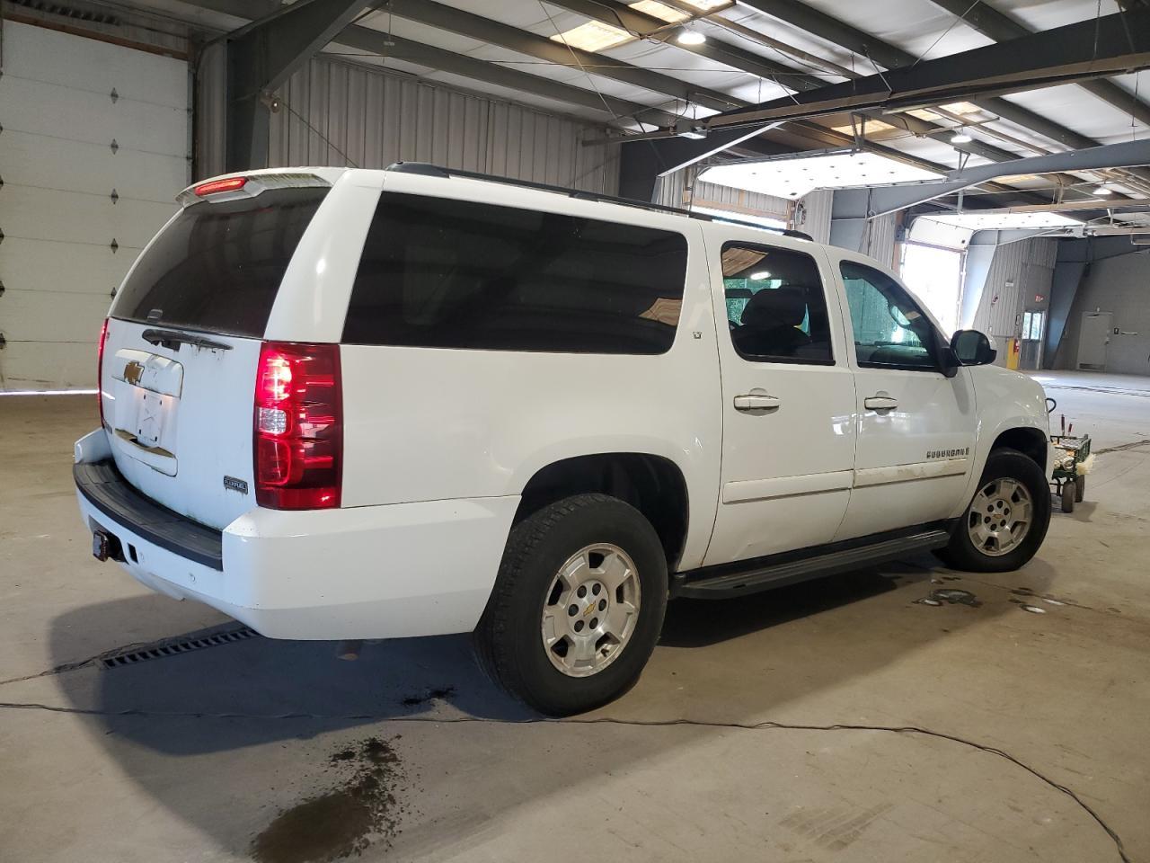 2008 Chevrolet Suburban - Image 3