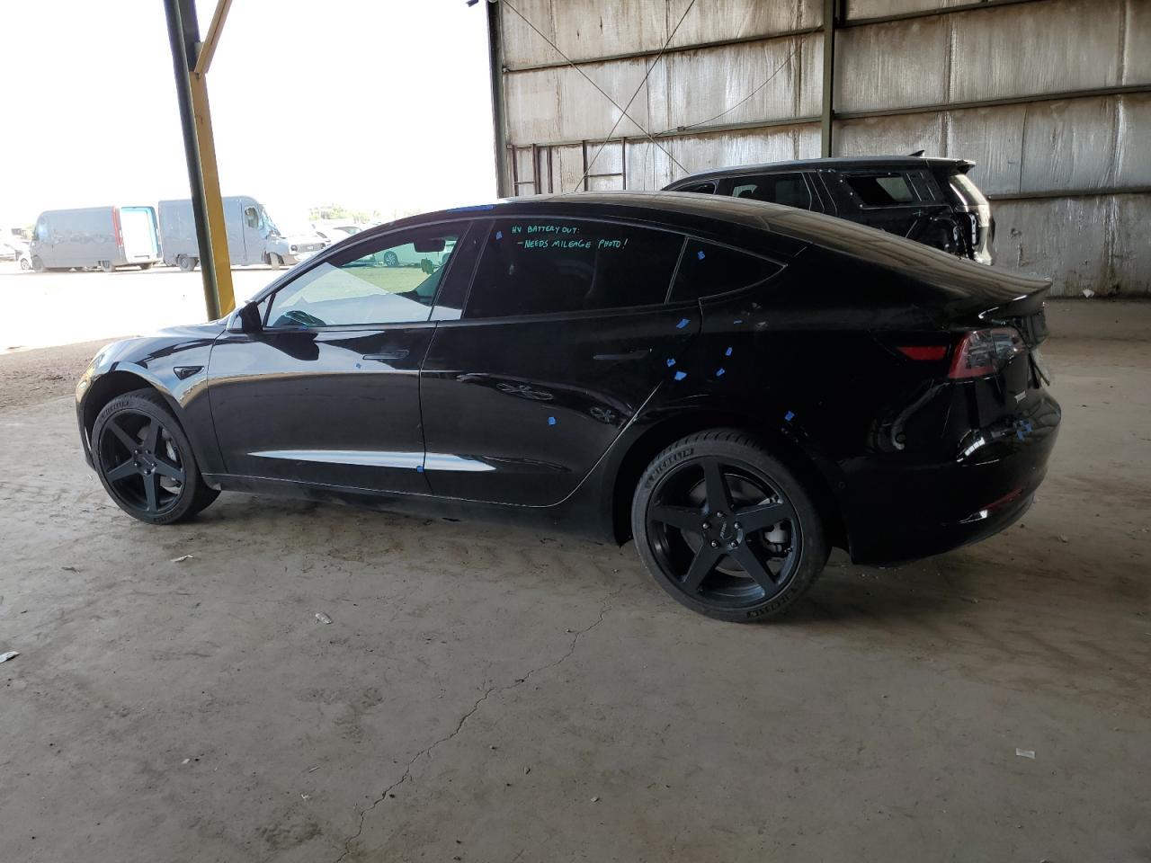 2022 Tesla Model 3 - Image 2