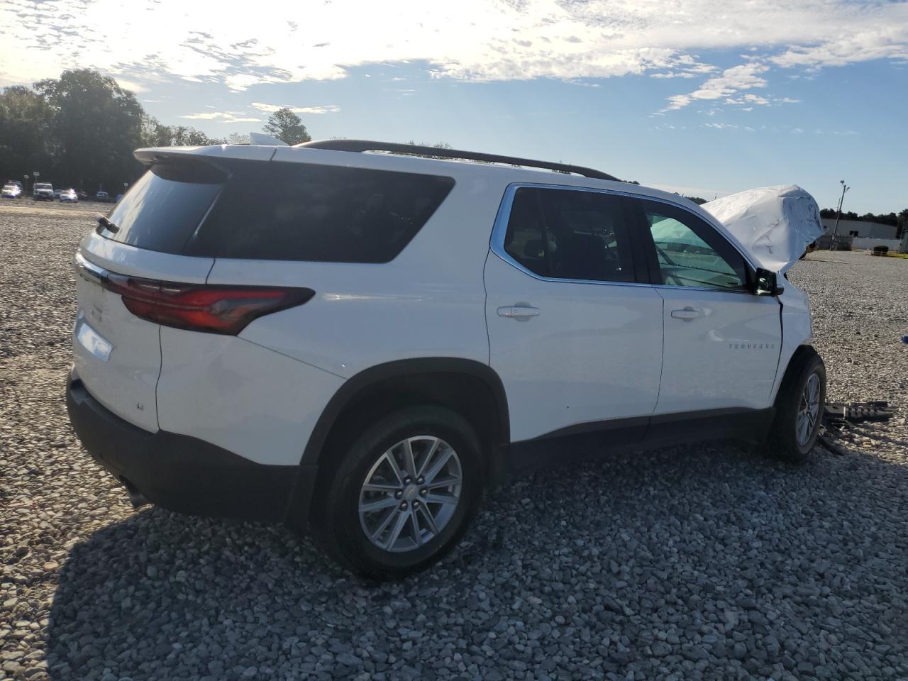 2023 Chevrolet Traverse Lt Lt - Image 3