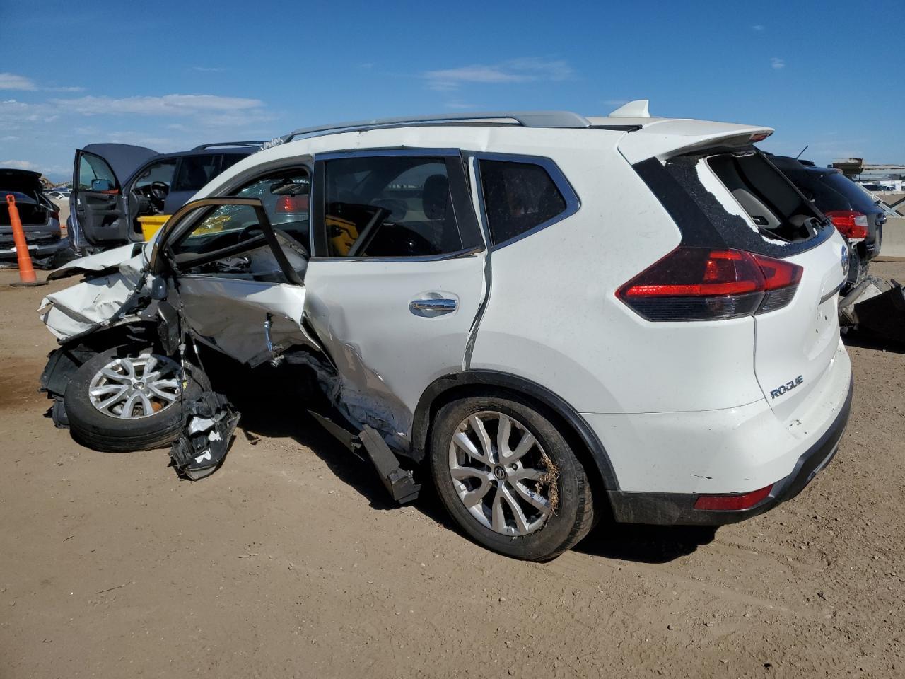 2018 Nissan Rogue S - Фото 2