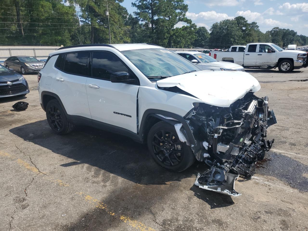 2025 Jeep Compass Latitude - Фото 4