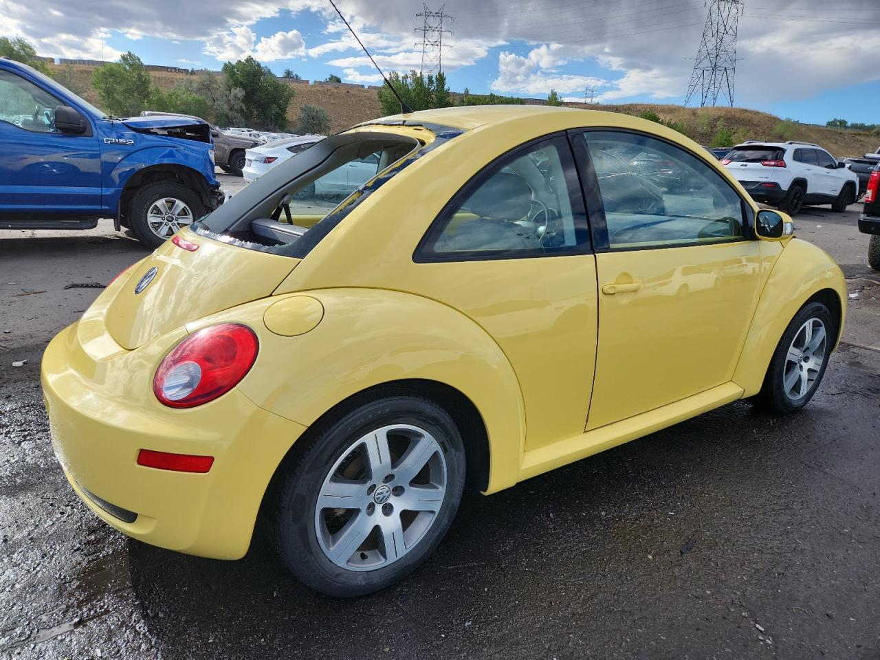 2006 Volkswagen New Beetle 2.5L Option Package 1 - Фото 3