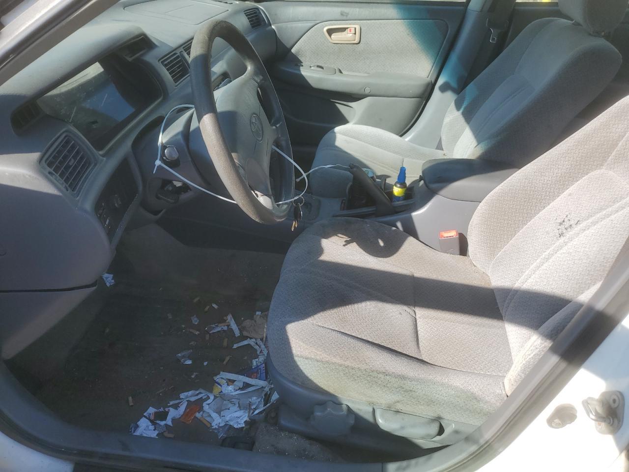 2001 Toyota Camry Le - Фото 7