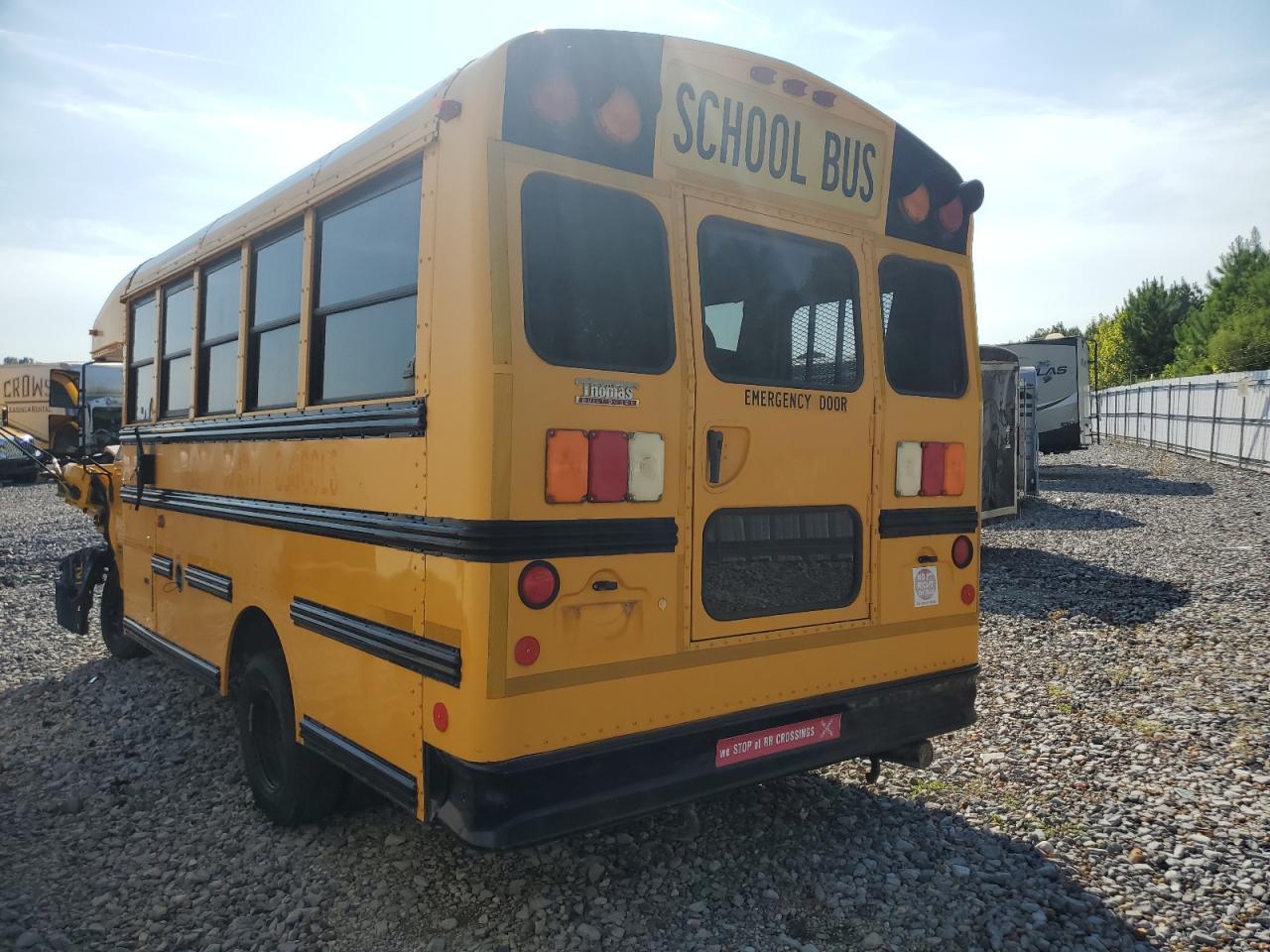 2010 Chev Express Cutaway G4500 - Image 3