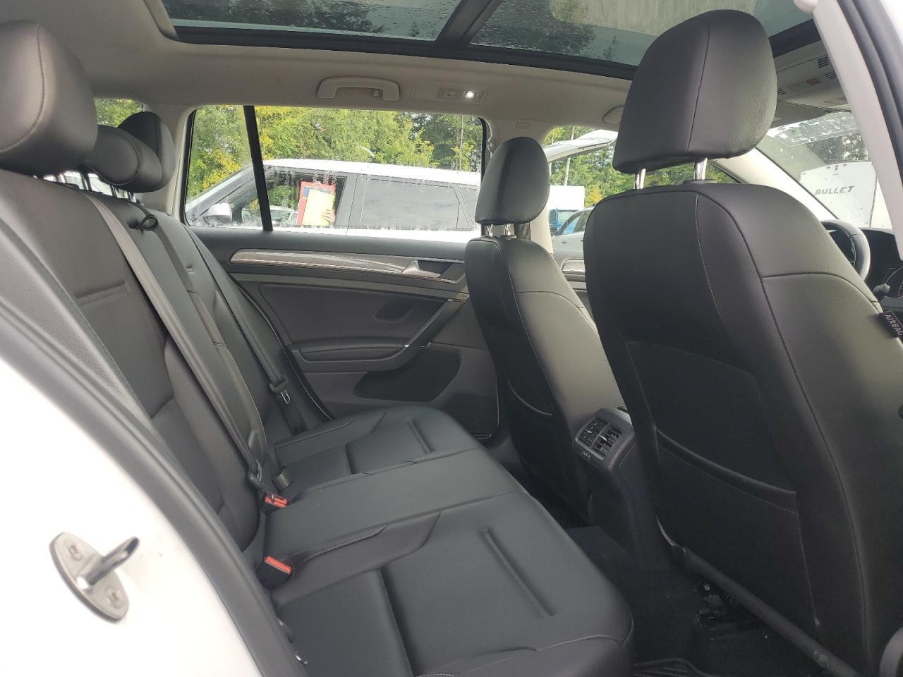 2017 Volkswagen Golf Alltrack S - Image 6