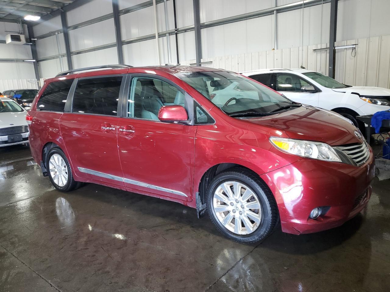2012 Toyota Sienna Limited 7-Passenger - Image 4
