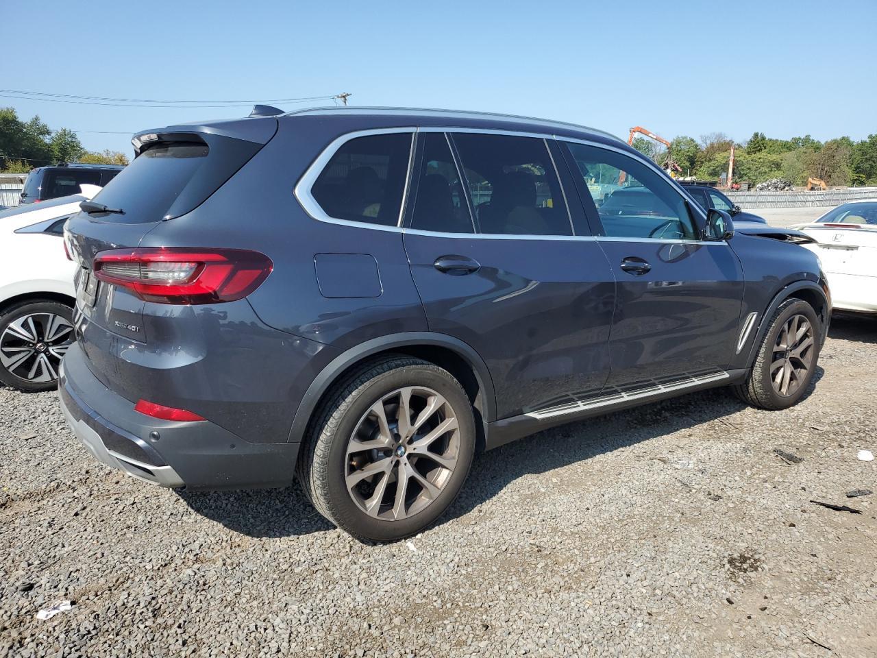 2022 BMW X5 xDrive40I - Фото 3