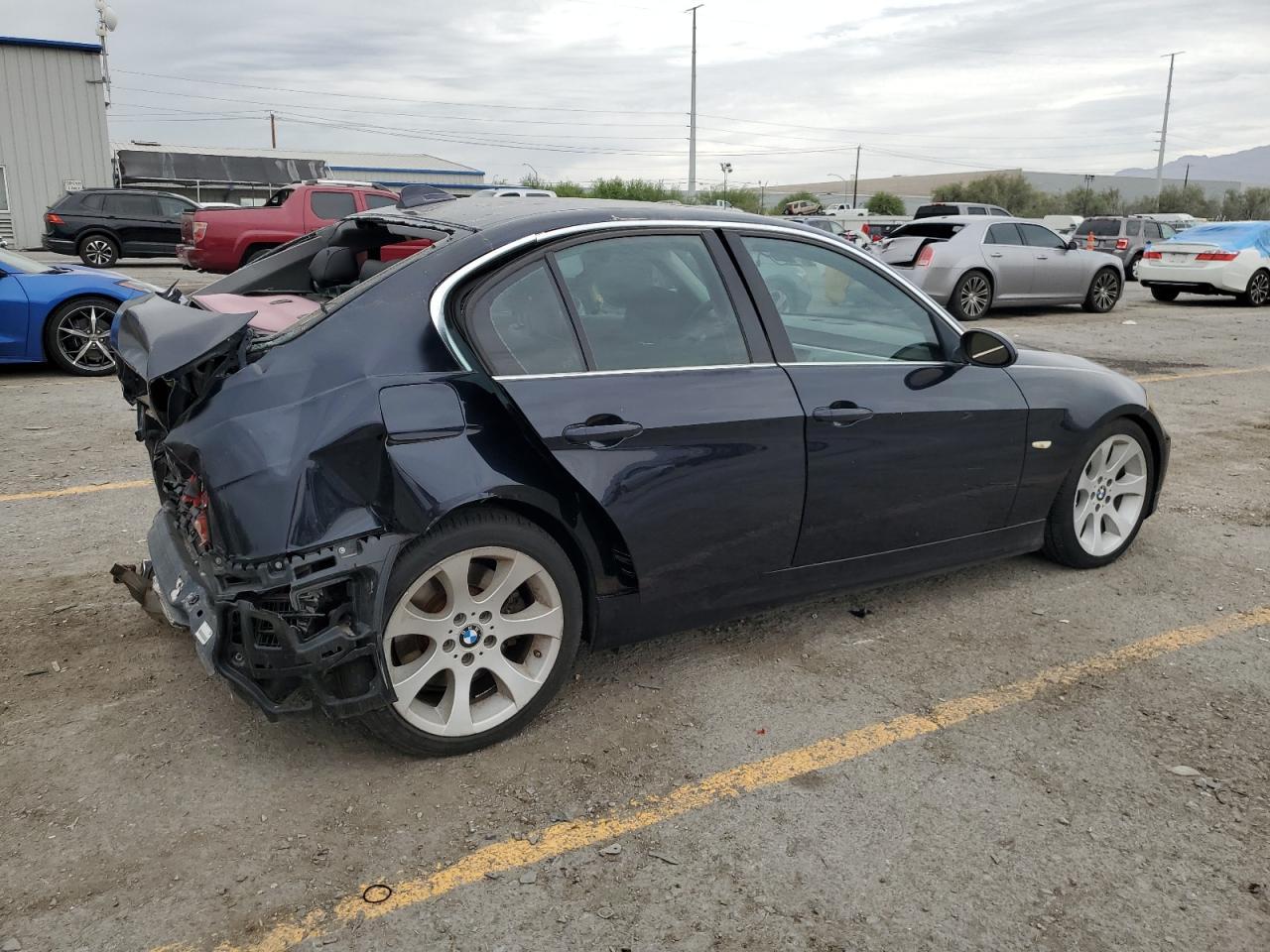 2006 BMW 330 I - Image 3