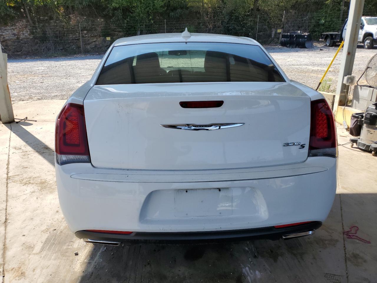 2019 Chrysler 300 S - Image 6