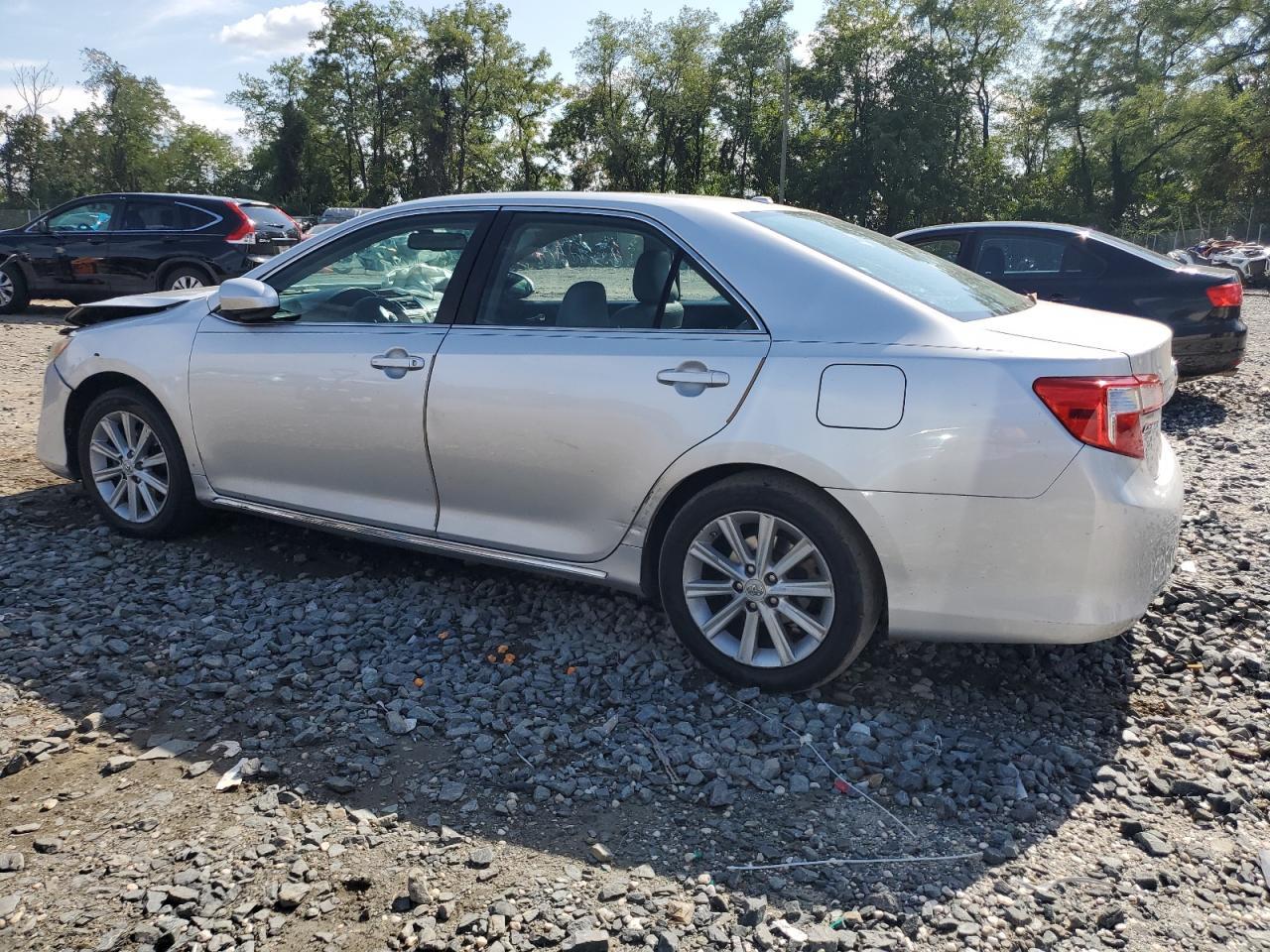 2013 Toyota Camry L - Фото 2