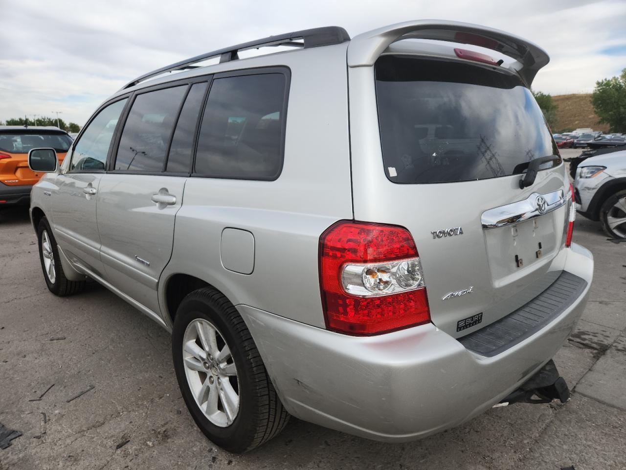 2006 Toyota Highlander Hybrid - Image 2