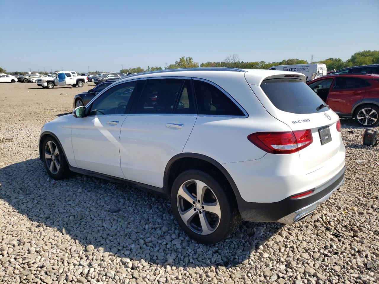 2016 Mercedes-Benz Glc 300 - Image 2