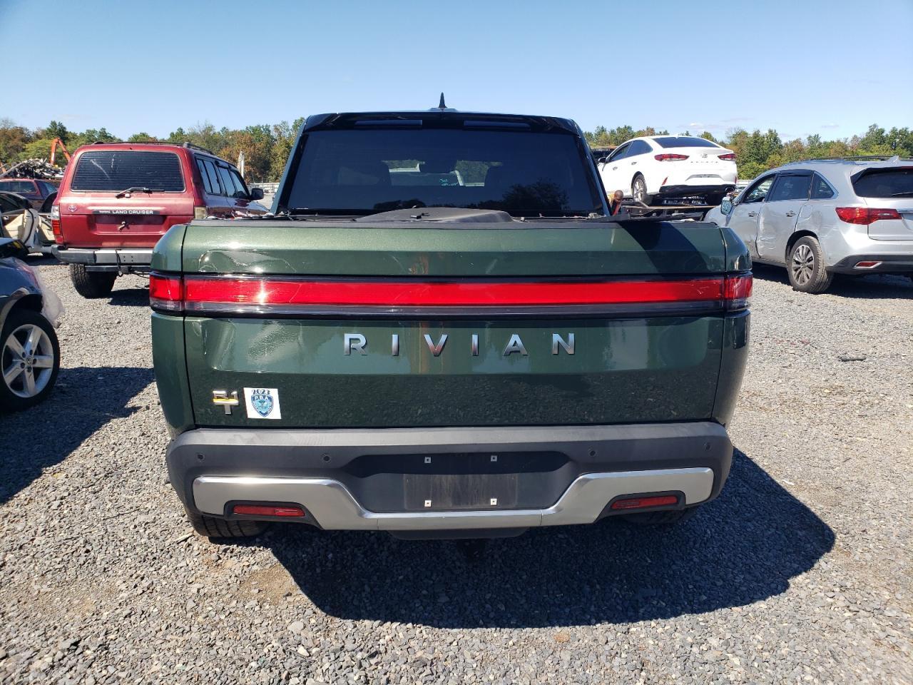 2022 Rivian R1T Adventure - Фото 6
