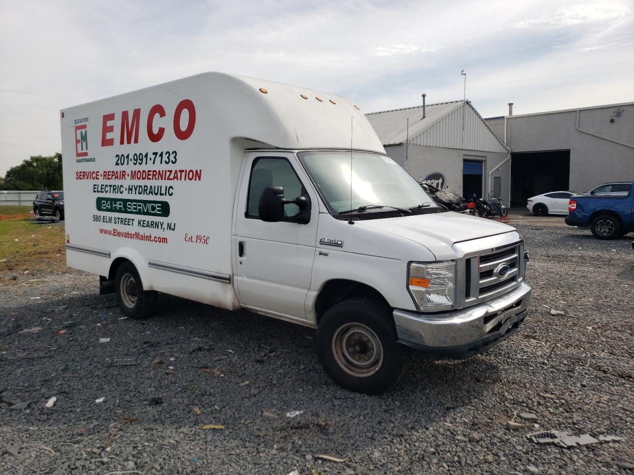 2013 Ford Econoline E350 Super Duty Cutaway Van - Image 4