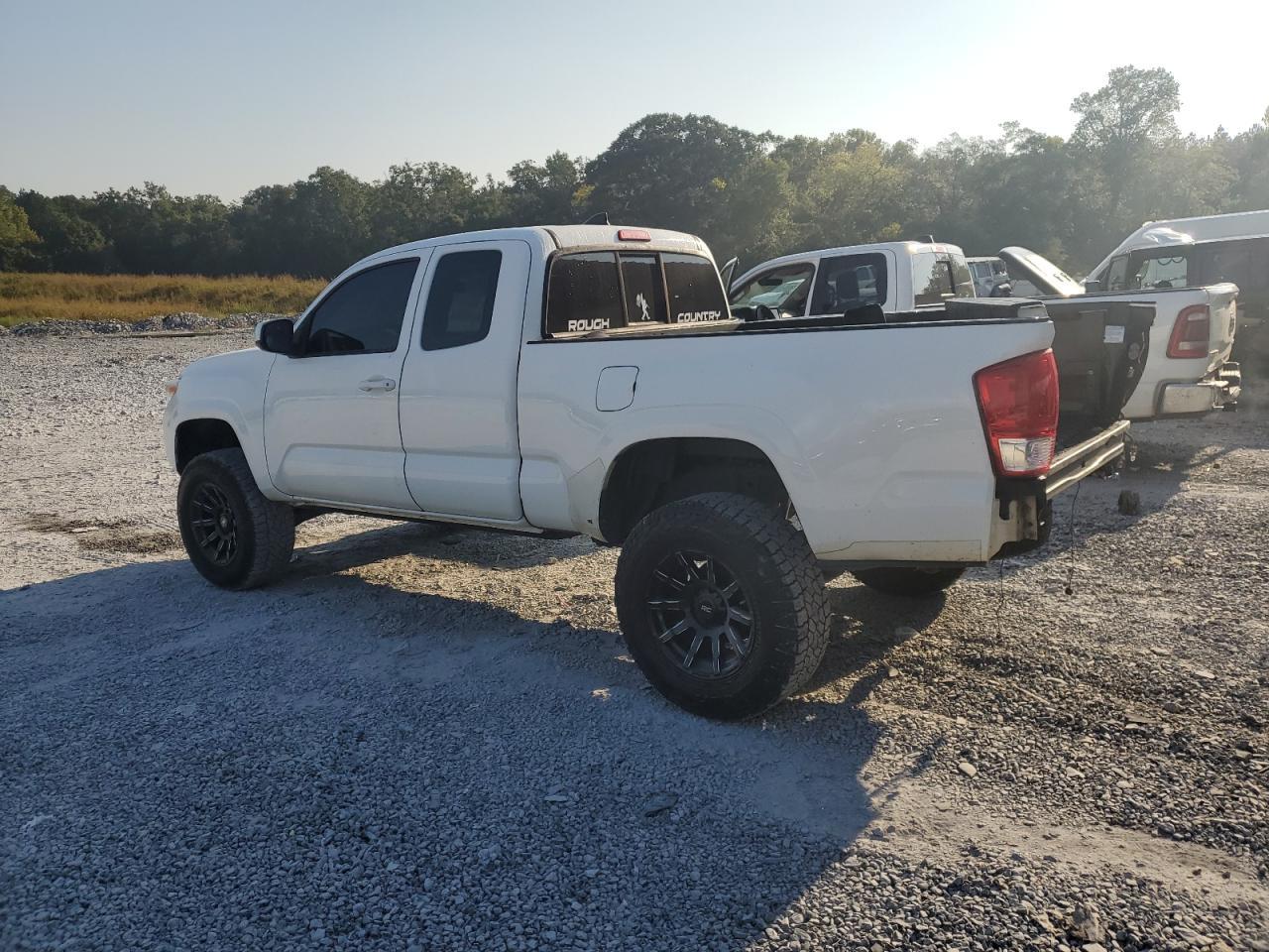 2016 Toyota Tacoma Access Cab - Фото 2