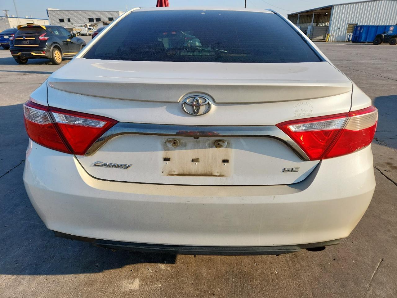 2016 Toyota Camry Le - Фото 6