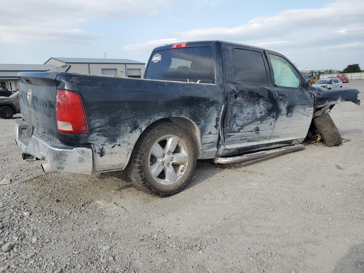 2019 Ram 1500 Classic Tradesman - Фото 3