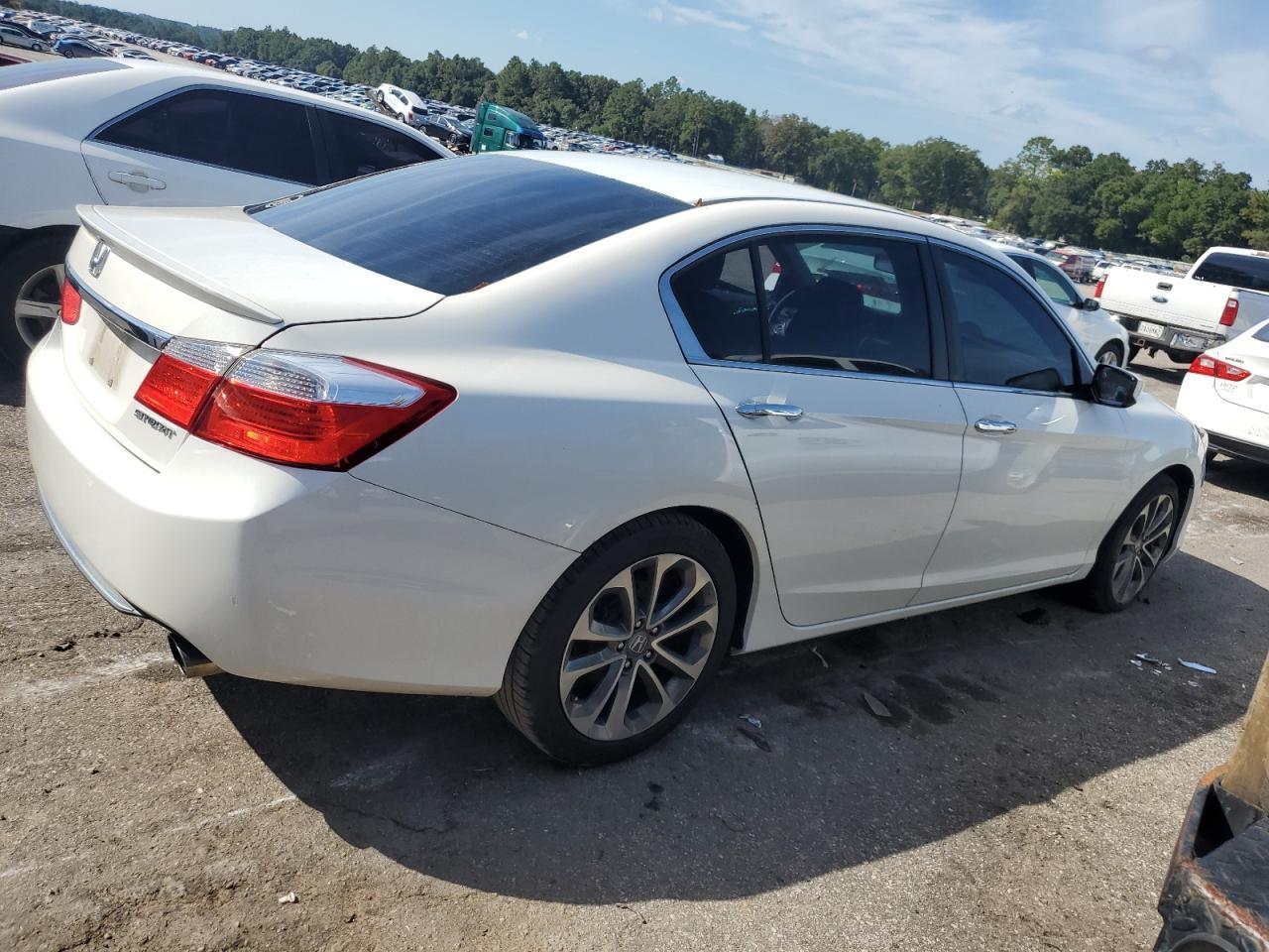 2014 Honda Accord Sport - Image 3