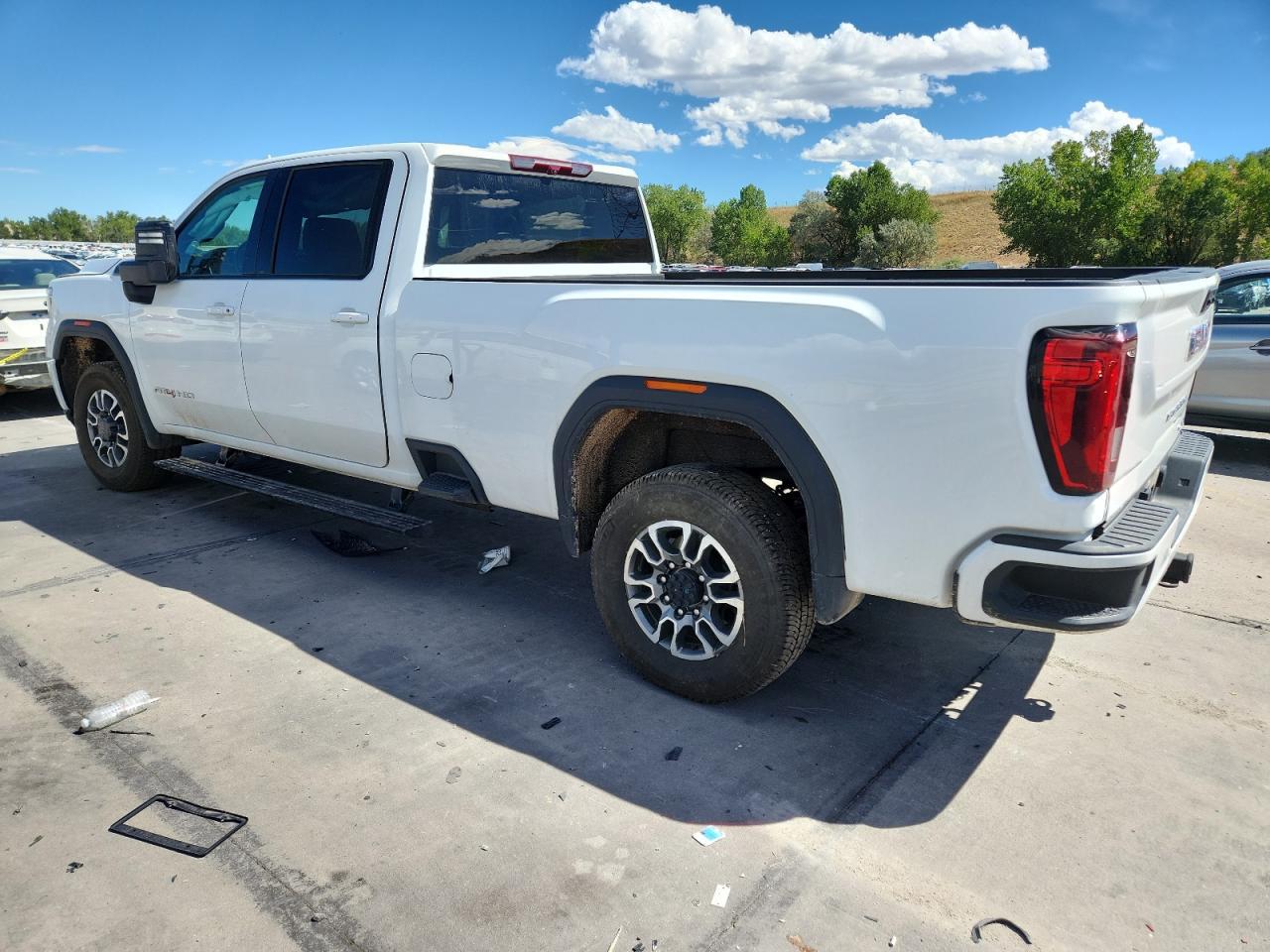 2023 GMC Sierra K3500 At4 - Фото 2