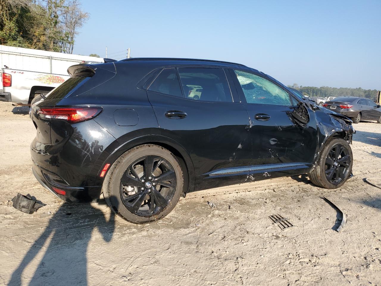2023 Buick Envision Essence - Image 3