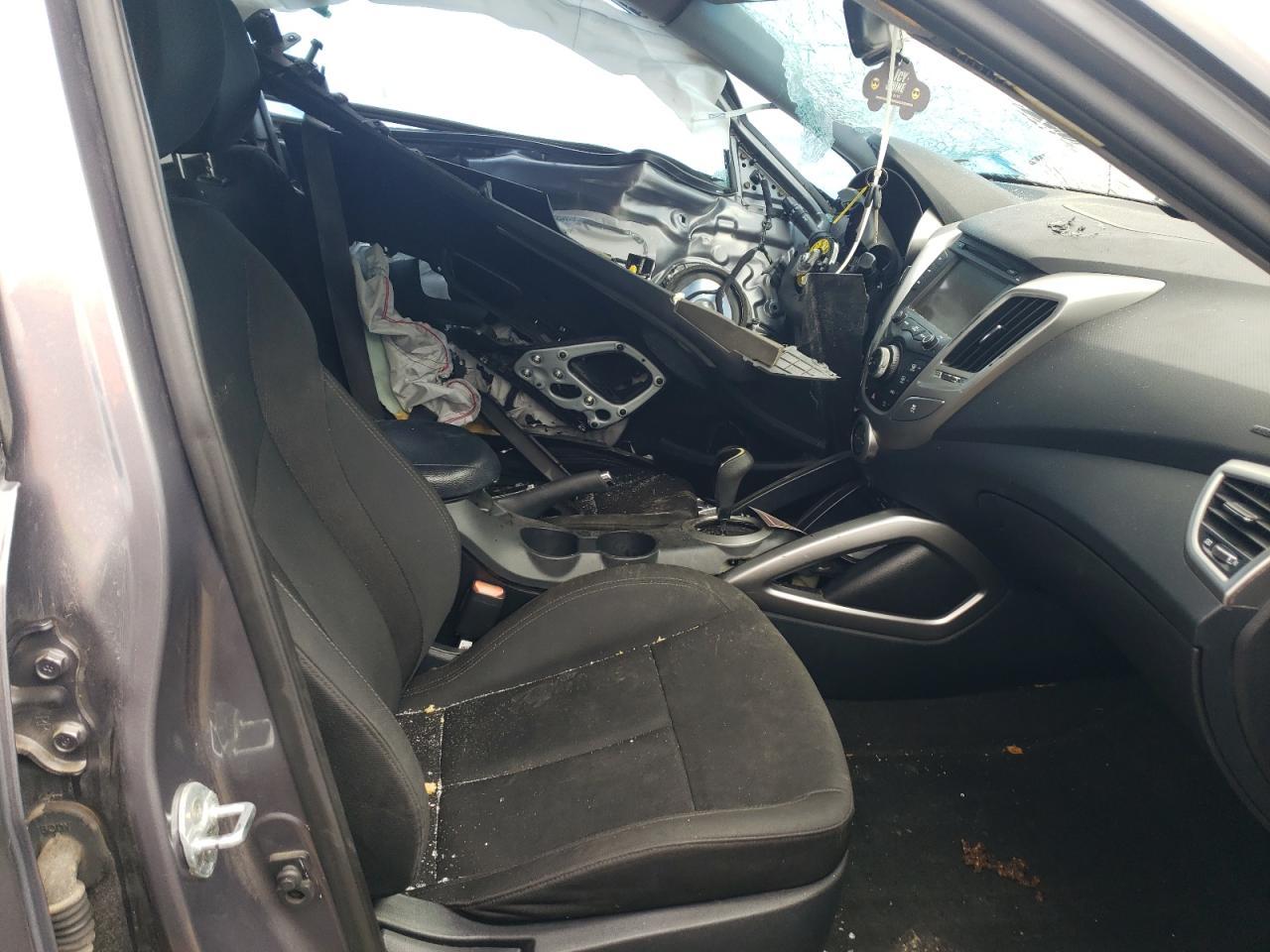 2014 Hyundai Veloster - Image 7