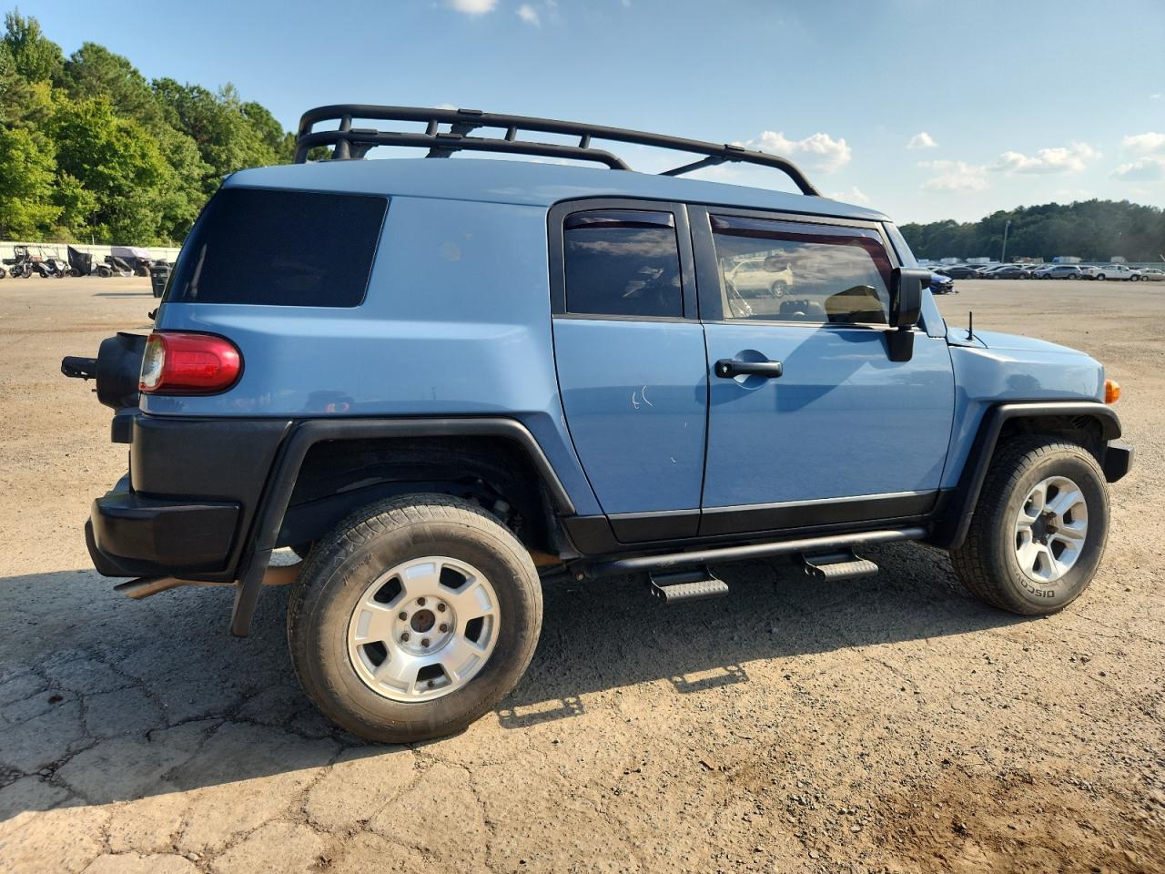 2014 Toyota Fj Cruiser - Image 3