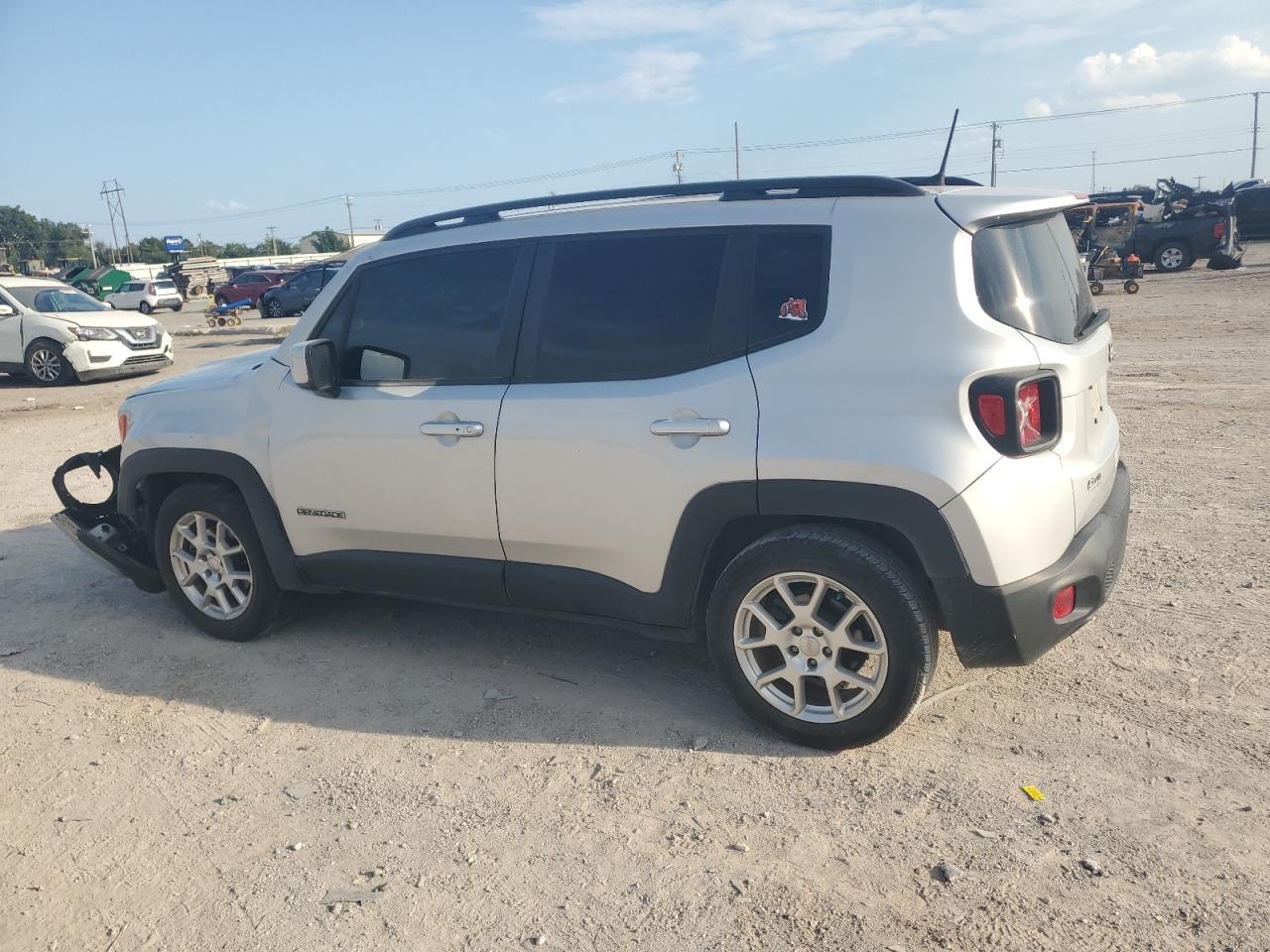 2020 Jeep Renegade Latitude - Image 2