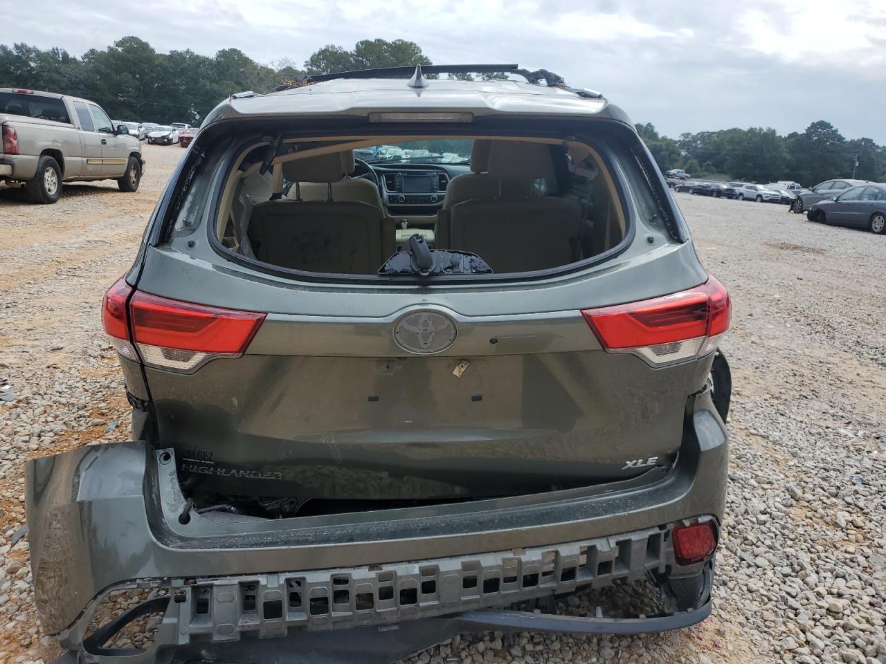 2017 Toyota Highlander Se - Фото 6