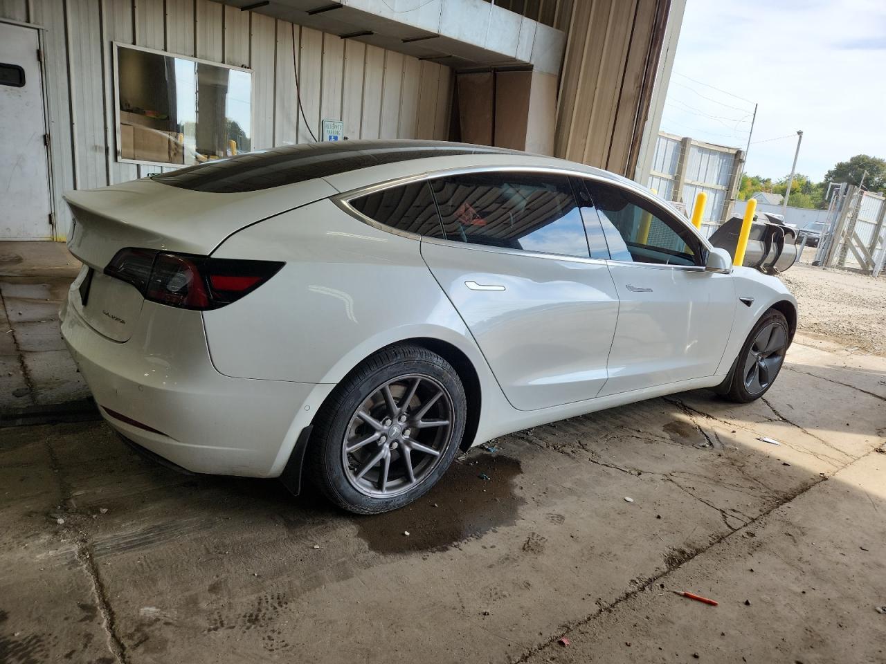 2020 Tesla Model 3 - Image 3