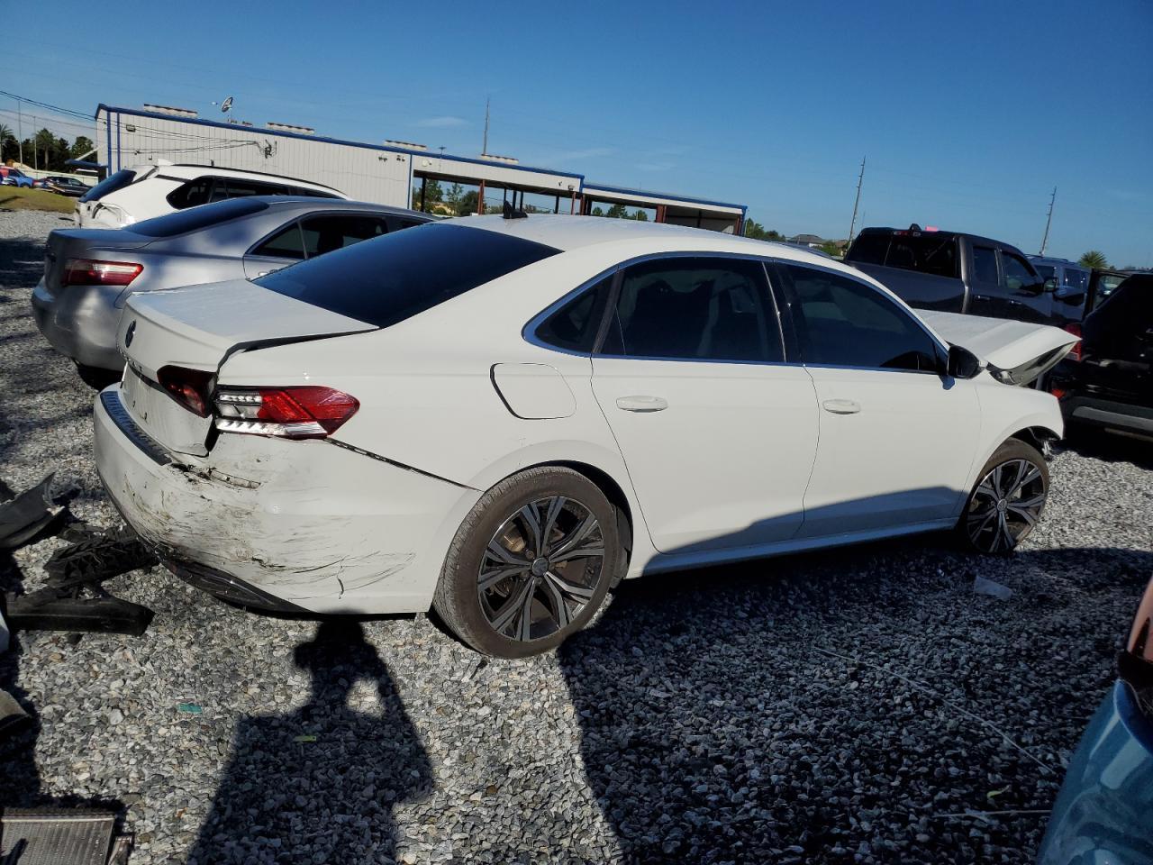 2021 Volkswagen Passat Se - Image 3