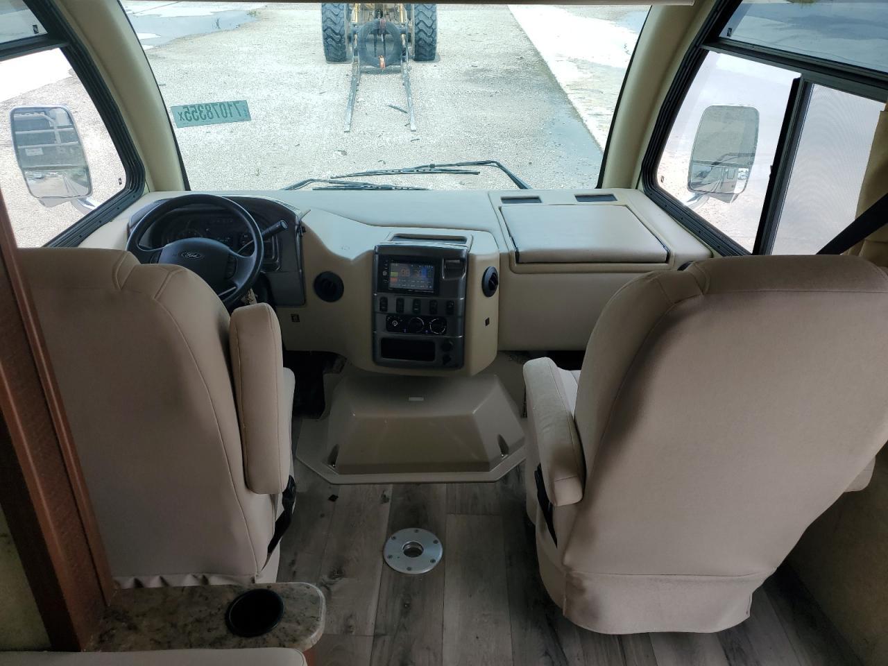 2016 Ford Econoline E450 Super Duty Commercial Stripped Chassis - Фото 5