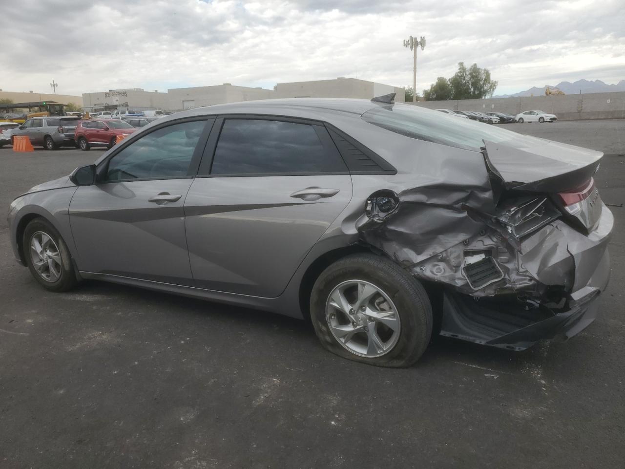 2023 Hyundai Elantra Se - Фото 2