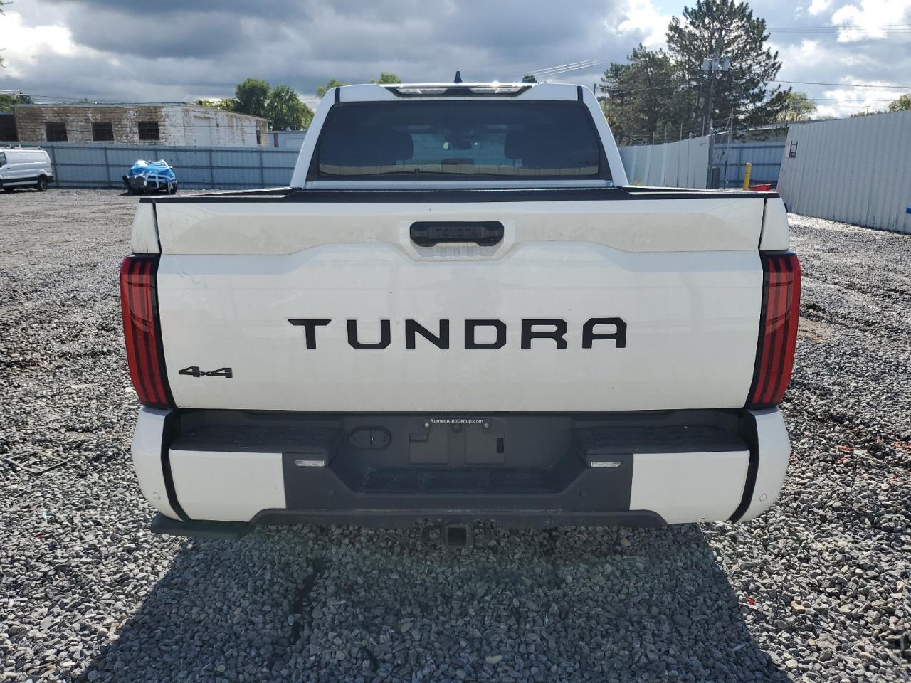 2024 Toyota Tundra Crewmax Sr - Image 6